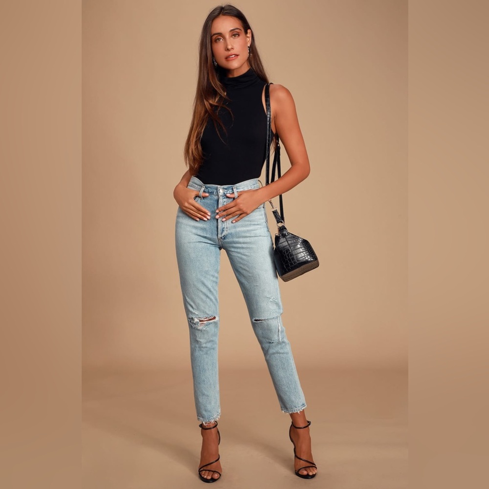 Alive and Kicking Black Sleeveless Turtleneck Top - M